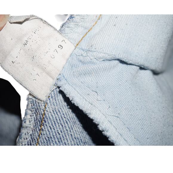 Vintage Levi’s 550 Relaxed Taper Jeans – Made in USA – Size 27x30 – Raw Hem - Picture 12 of 14